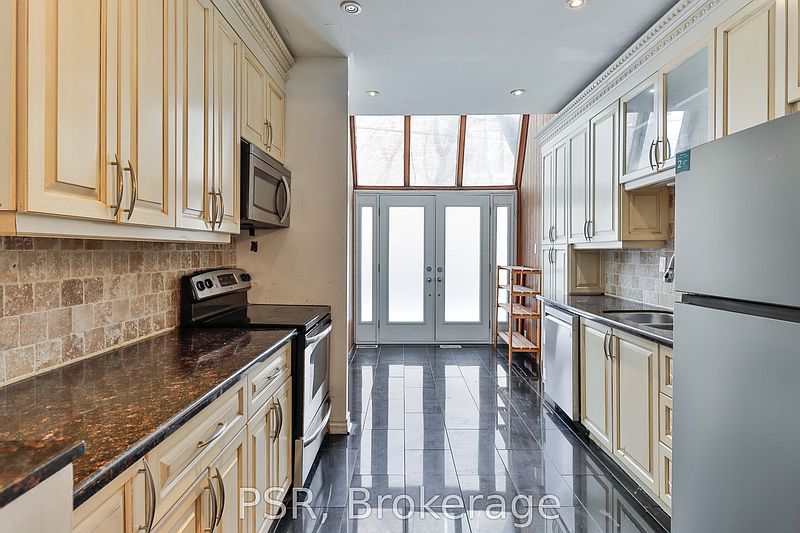 Toronto House for rent - 4 Bedrooms — photo 6