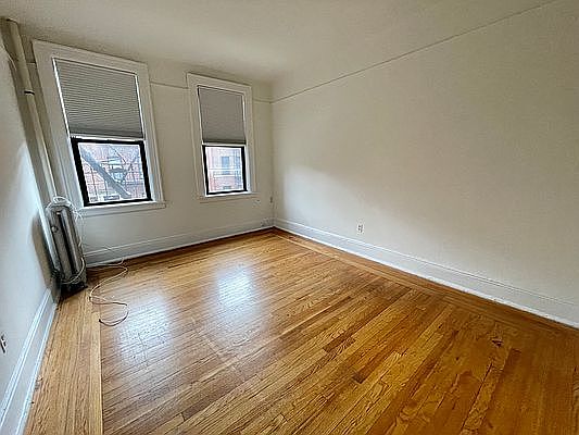 3rd image of 3114 35th St APT 2G