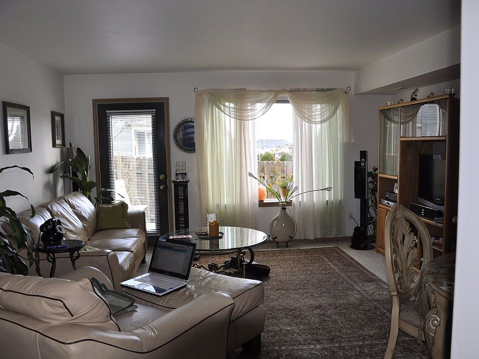 Living/Dining w/view