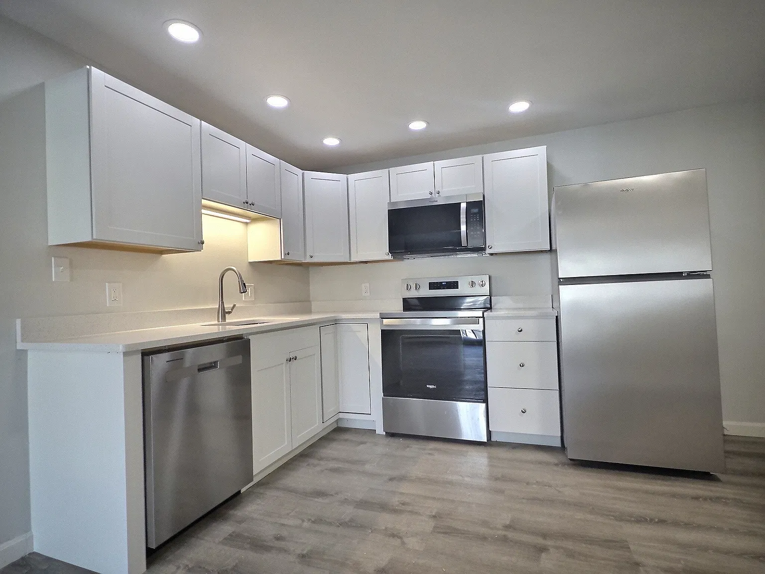 76 Spring St — Photo 3