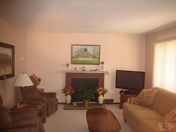 5th image of 1212 Southfield Dr