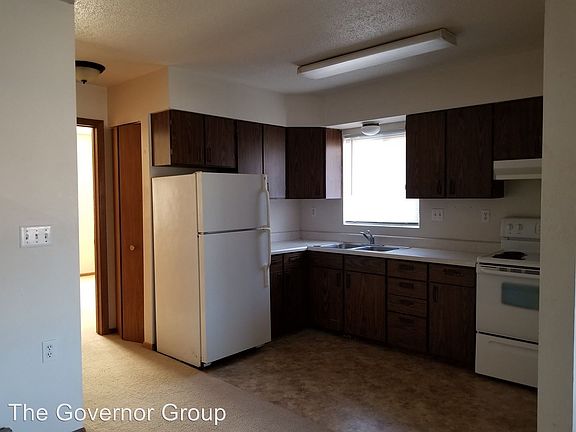 4th image of 425 N Dubuque St APT 32