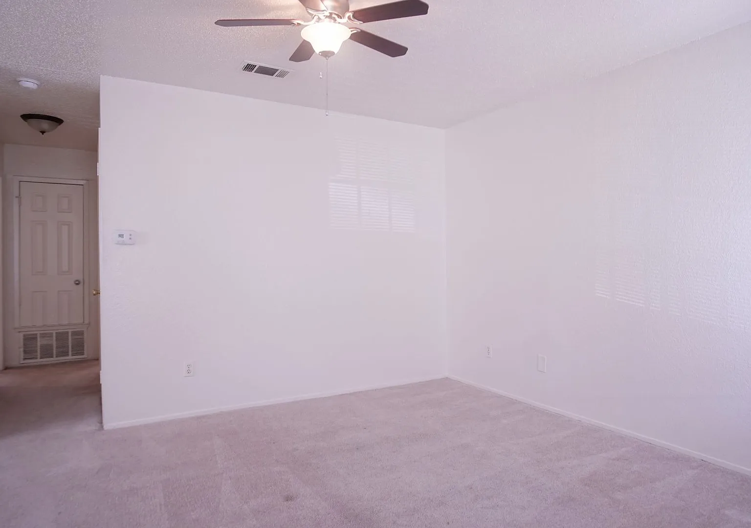 2/1 Apartment in East Austin — Photo 1