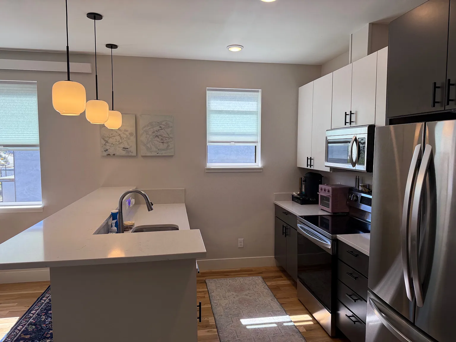 2 bed, 954 sqft, $2,200 — Photo 3