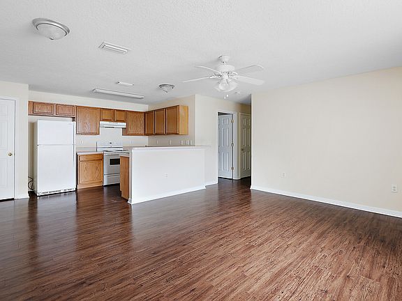 3rd image of 538 Paulling Dr #1
