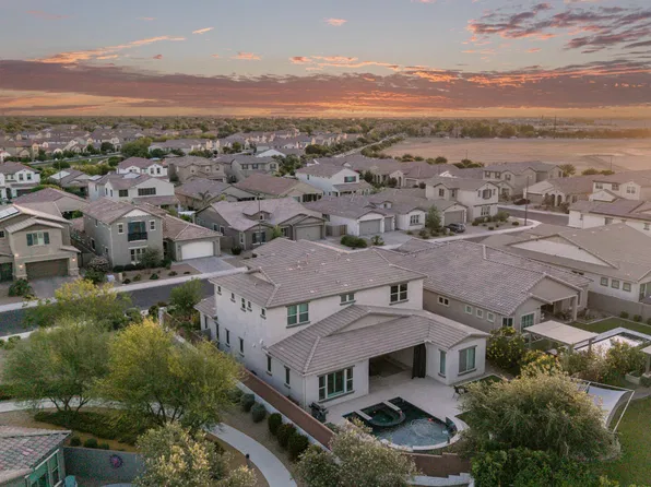 1076 E KENSINGTON Road, Gilbert, AZ 85297