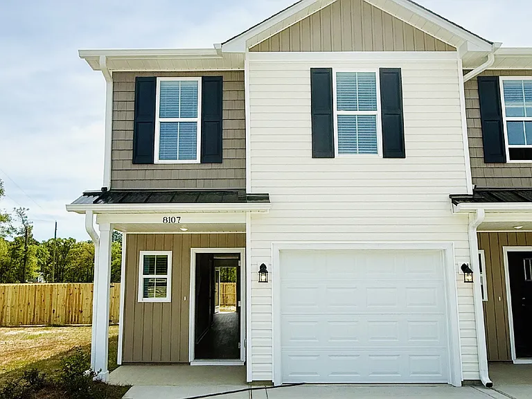8107 King Rd — Photo 1
