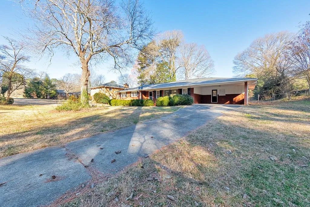 Building Photo - 909 Rosedale Dr