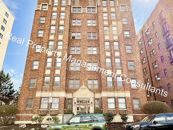 2nd image of 807 W 48th St APT 702