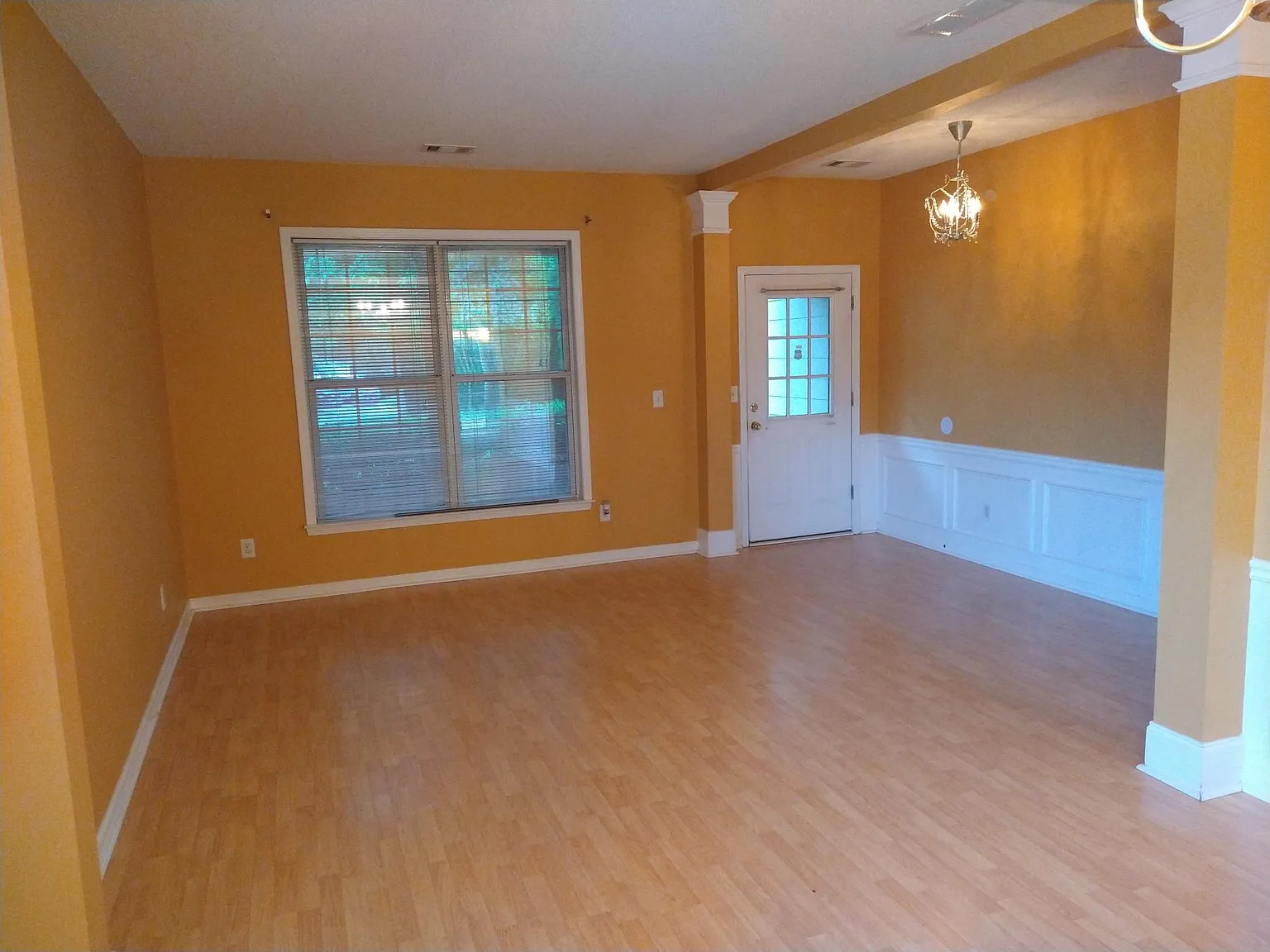 715 Soneley Ct — Photo 2