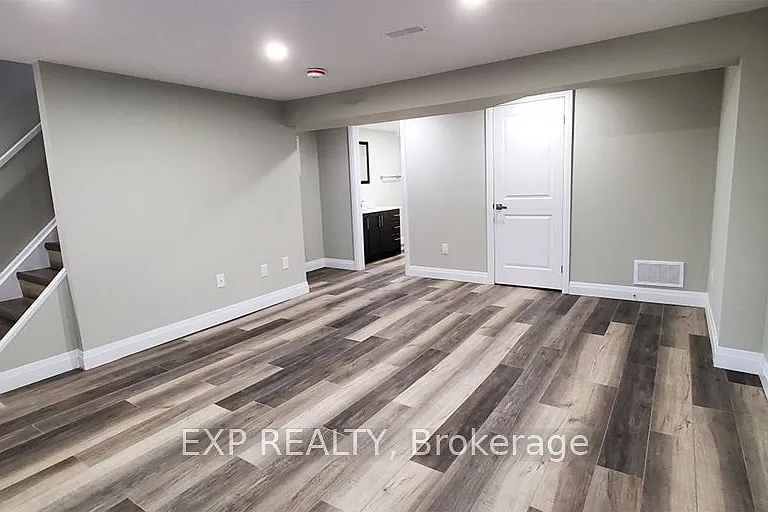44 Berkley Dr #162 — Photo 7