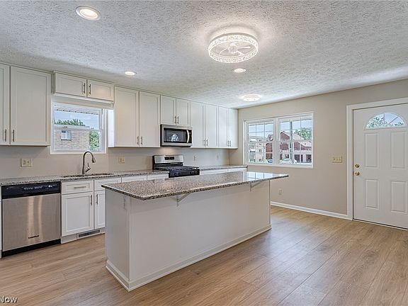 3rd image of 4008 Fruitland Dr