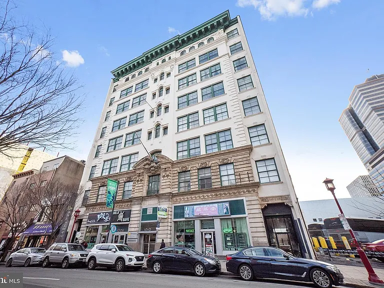 1010 Arch St #603 — Photo 1