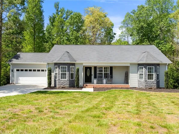 331 Twin Creeks Dr, Stokesdale, NC 27357
