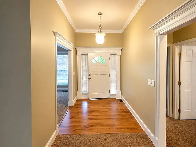 340 Interchange Dr — Photo 2
