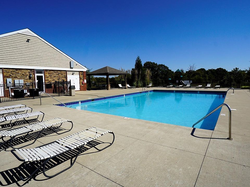 2nd image of 1114 Somerset Springs Dr
