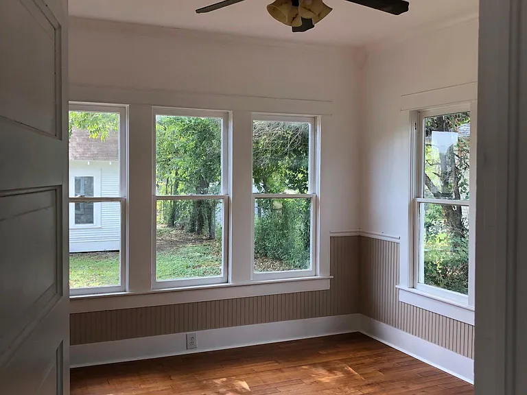 1402 Avenue D — Photo 8