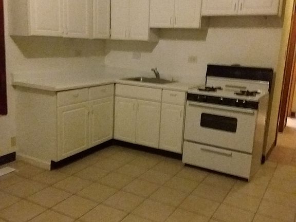 4th image of 4939 S Wolcott Ave