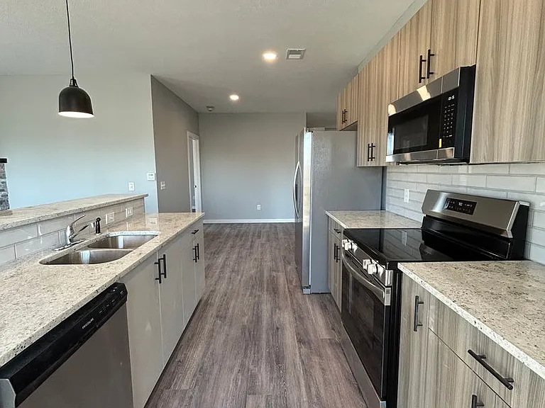 2724 Silver St — Photo 10