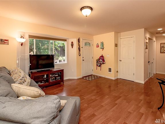 4th image of 12959 Fir Ave NW