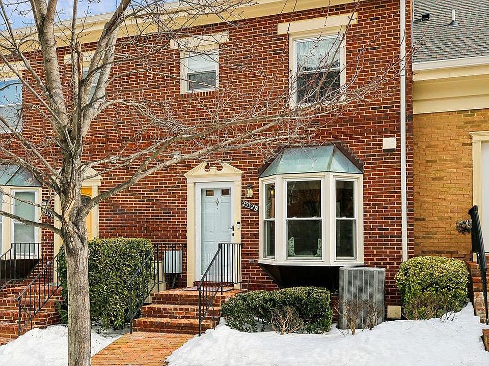 1st image of 2532 Fairfax Dr #4EII