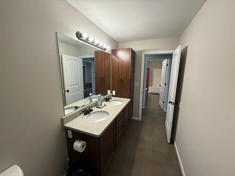 1409 Paris Rd #101 — Photo 20