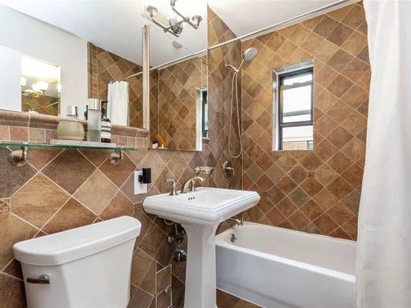 218-02 73rd Avenue image 16 of 18