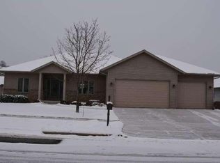 838 Aspen Valley Dr, Onalaska, WI 54650