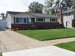 7490 Goldenrod Dr, Mentor On The Lake, OH 44060