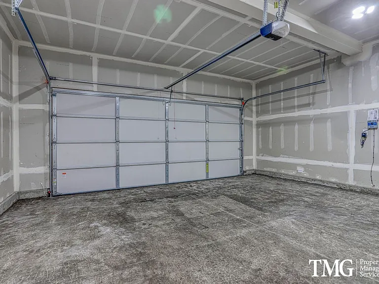 6853 N Montgomery Cir — Photo 29