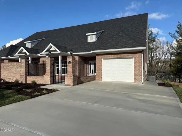 906 Fine Glen Dr, Sevierville, TN 37862
