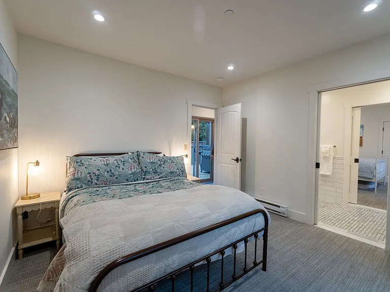 610 Forest Ave — Photo 35