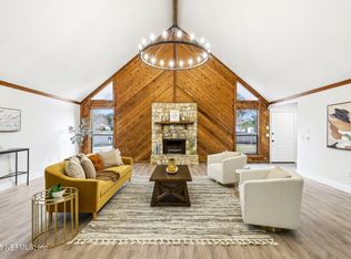 8272 Spring Lake Ct, Jacksonville, FL 32210