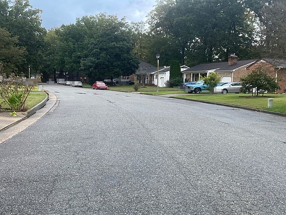 5th image of 457 Dunmore Dr