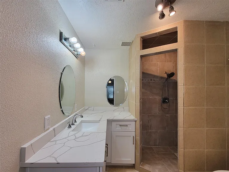 25723 Glen Loch Dr — Photo 26