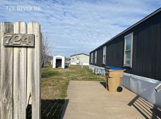 724 Bever Dr, Towanda, KS 67144