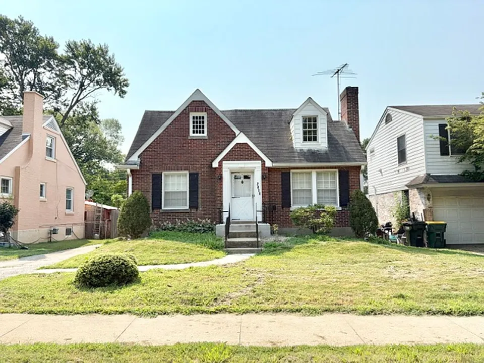 2414 Brighton Dr