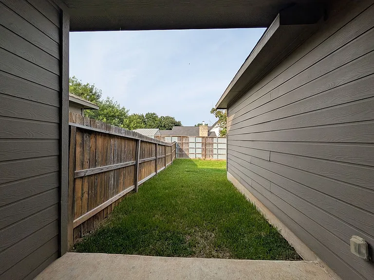 1243 Old FM 306 — Photo 18