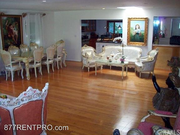 3rd image of 1669 N Beverly Dr