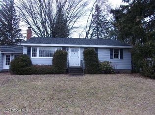 92 McNutt Ave, Albany, NY 12205