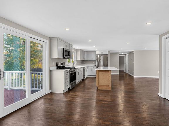 4th image of 417 Bigelow St