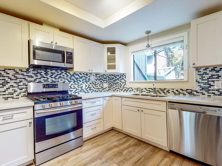 372 Los Alamos Rd — Photo 8