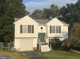10203 Meadowview Dr, Fredericksburg, VA 22408