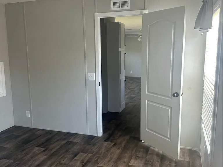41 Charlotte Ln — Photo 6