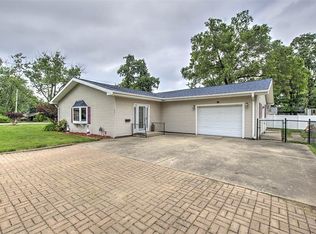 4402 E Rosewood Dr, Decatur, IL 62521