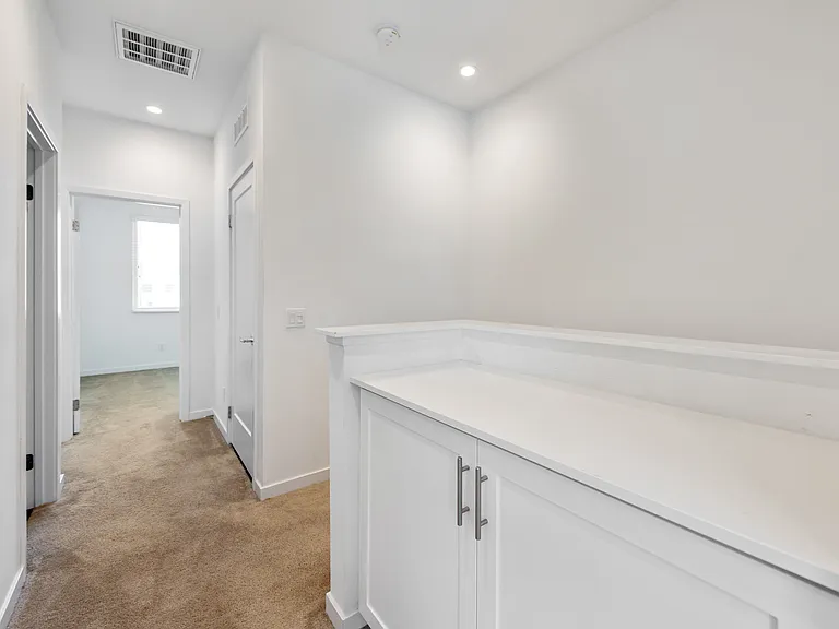 143 Schick — Photo 11