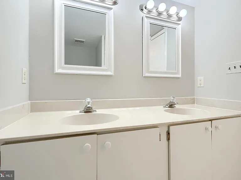 6 Mullingar Ct #301 — Photo 16
