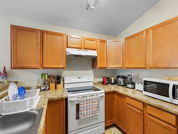 4th image of 5034-5038-5042 Siggelkow Rd #201