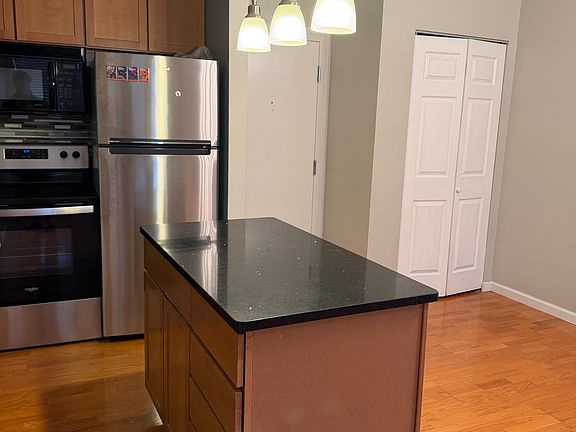 4th image of 1054 S Kingshighway Blvd APT E