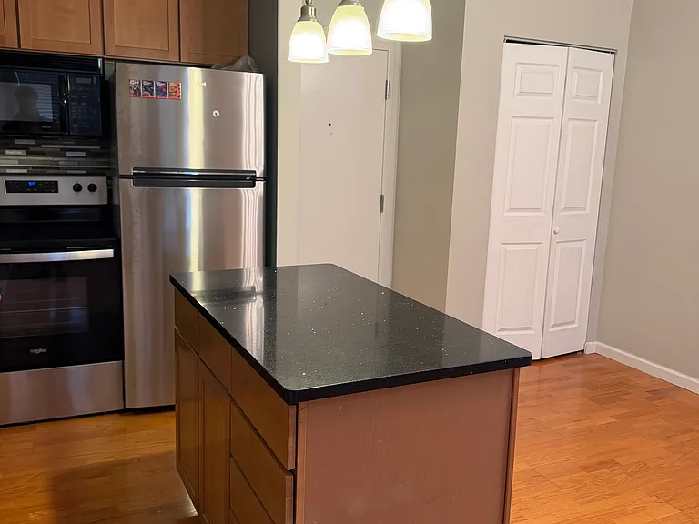 1054 S Kingshighway Blvd #E — Photo 4